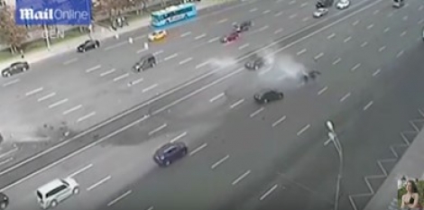 ΒΙΝΤΕΟ - Συντρίμμια η BMW του Πούτιν, νεκρός ο οδηγός του