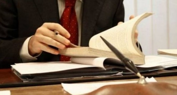 Οι 8 λόγοι για τους οποίους οι δικηγόροι δεν θέλουν να βγαίνουν διαζύγια από συμβολαιογράφους