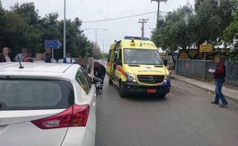 Τραυματισμός πεζού από αυτοκίνητο έξω από τη ΔΕΗ στην Καλαμάτα (βίντεο)