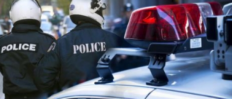 ΥΠΗΡΕΤΕΙ ΣΤΗΝ ΑΤΤΙΚΗ - Συνελήφθη αρχιφύλακας της ΕΛΑΣ που έκρυβε στο σπίτι «μίνι» οπλοστάσιο