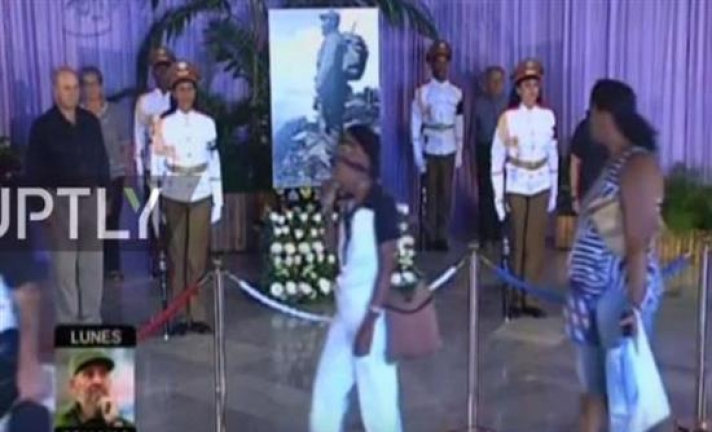 LIVE: Οι Κουβανοί αποχαιρετούν τον ηγέτη τους Φιντέλ Kάστρο
