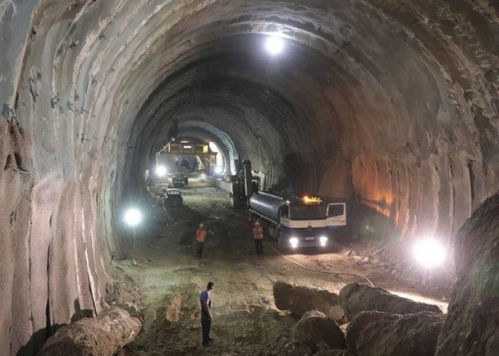 Ολοκληρώθηκε η υπόγεια σιδηροδρομική σήραγγα στο Δερβένι