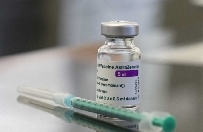 Σε τεντωμένο σκοινί οι σχέσεις ΕΕ - Βρετανίας εξαιτίας της AstraZeneca - «Το Η.Β. δεν θα λάβει τα εμβόλια»