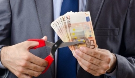 Μείωση ΣΟΚ στους μισθούς από Ιούνιο: Ποιοι χάνουν έως 420 ευρώ – Παραδείγματα