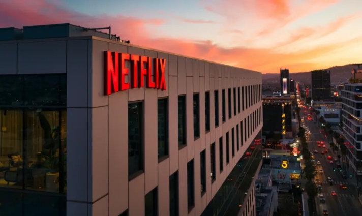 Η αγγελία του Netflix: Ζητείται αεροσυνοδός για τα τζετ της εταιρίας