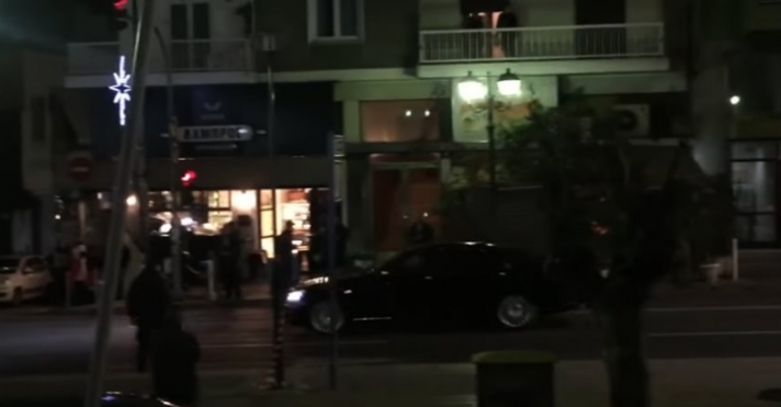 Με 22 οχήματα πήγαν Τσίπρας-Μέρκελ για δείπνο στην Καστέλλα - Δείτε βίντεο