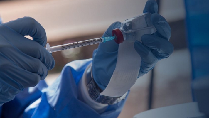 Κορωνοϊός: Μπορώ να πάρω παυσίπονο μετά τον εμβολιασμό; Ποια είναι η καλύτερη επιλογή
