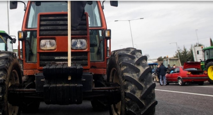 Λάρισα: Κατηγορούμενοι 10 αγρότες από το πρώτο 24ωρο των κινητοποιήσεων