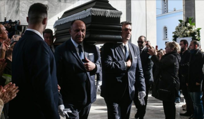 Κηδεία Νίκου Ξανθόπουλου: Συγκίνηση στο τελευταίο αντίο στον σπουδαίο ηθοποιό
