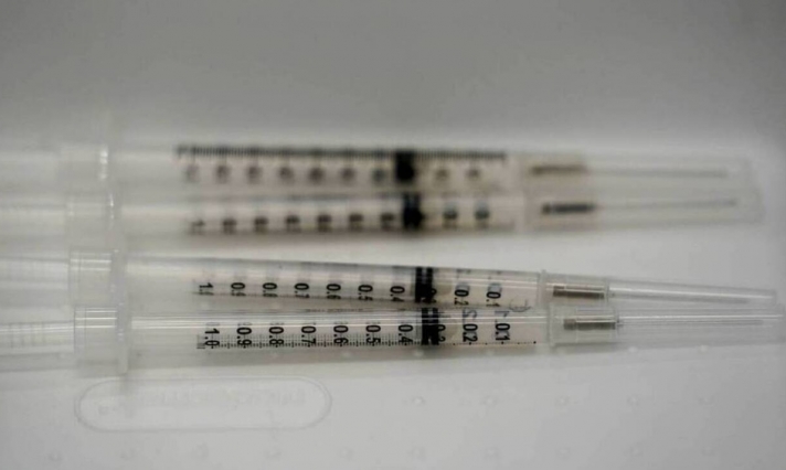 Στις 15 Μαΐου ξεκινούν οι εμβολιασμοί στο σπίτι - Ποιας εταιρείας τα εμβόλια θα χορηγούνται