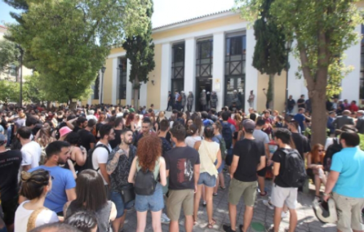 Ελεύθεροι μετά τις απολογίες τους οι κατηγορούμενοι για τα επεισόδια στην Αθήνα