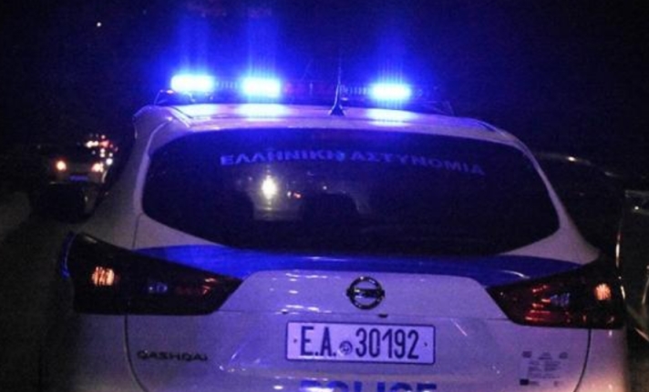 Θεσσαλονίκη: Καρέ – καρέ η ληστεία σε βενζινάδικο – Οι δράστες σπάνε τα ρολά με φορτηγό